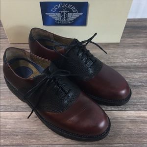 Dockers Burgundy Black “Columbia” Oxford Size 9.5M